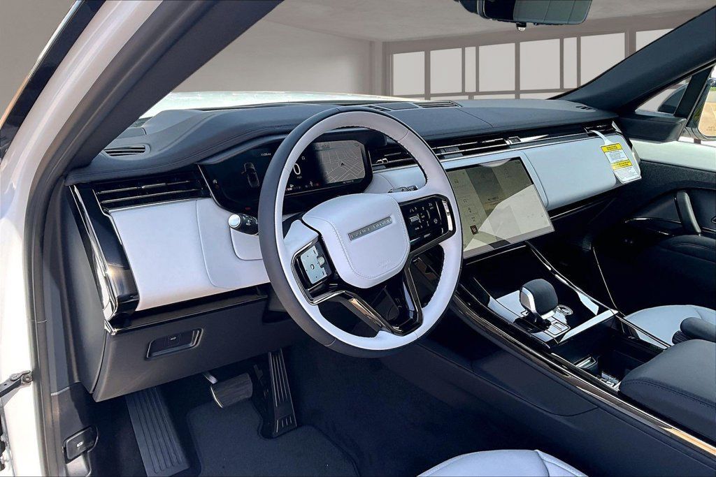 New 2026 Land Rover Range Rover Sport Dynamic SE AWD/4WD image 6