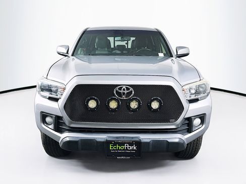 Used 2016 Toyota Tacoma TRD Off-Road w/ Towing Package RWD image 2