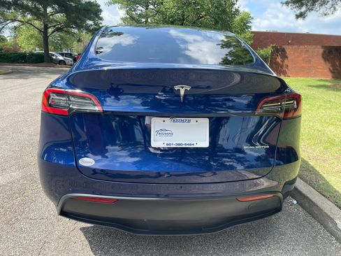 Used 2022 Tesla Model Y Long Range AWD/4WD image 4