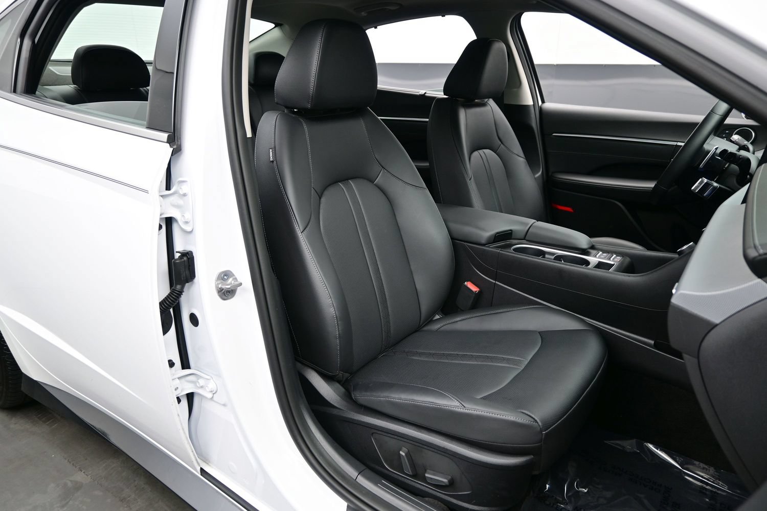 Certified 2026 Hyundai Sonata Limited FWD image 14