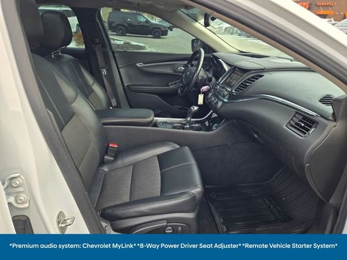 Used 2017 Chevrolet Impala LT w/ Convenience Package image 9