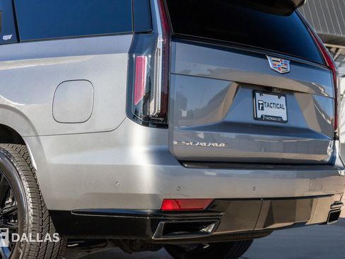 Used 2023 Cadillac Escalade Sport Platinum image 12