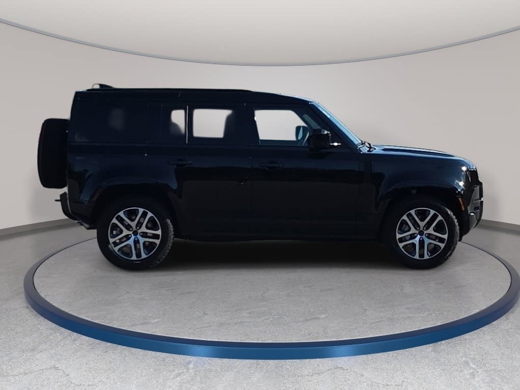 New 2026 Land Rover Defender 110 X-Dynamic SE AWD/4WD image 4