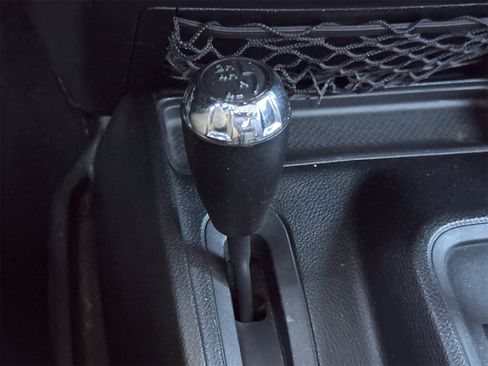 Used 2018 Jeep Wrangler Unlimited Sport w/ Connectivity Group image 27