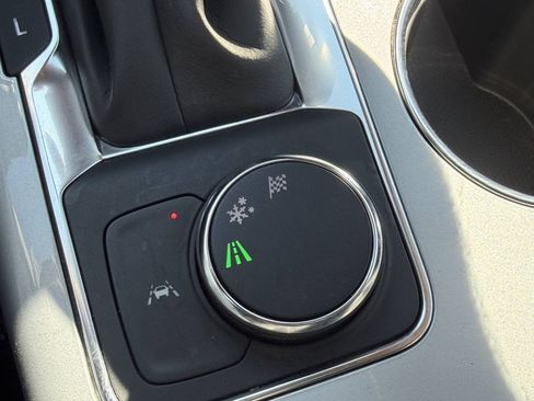 Used 2023 Chevrolet Blazer LT FWD image 23