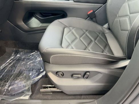 New 2026 Volkswagen Atlas SE image 14