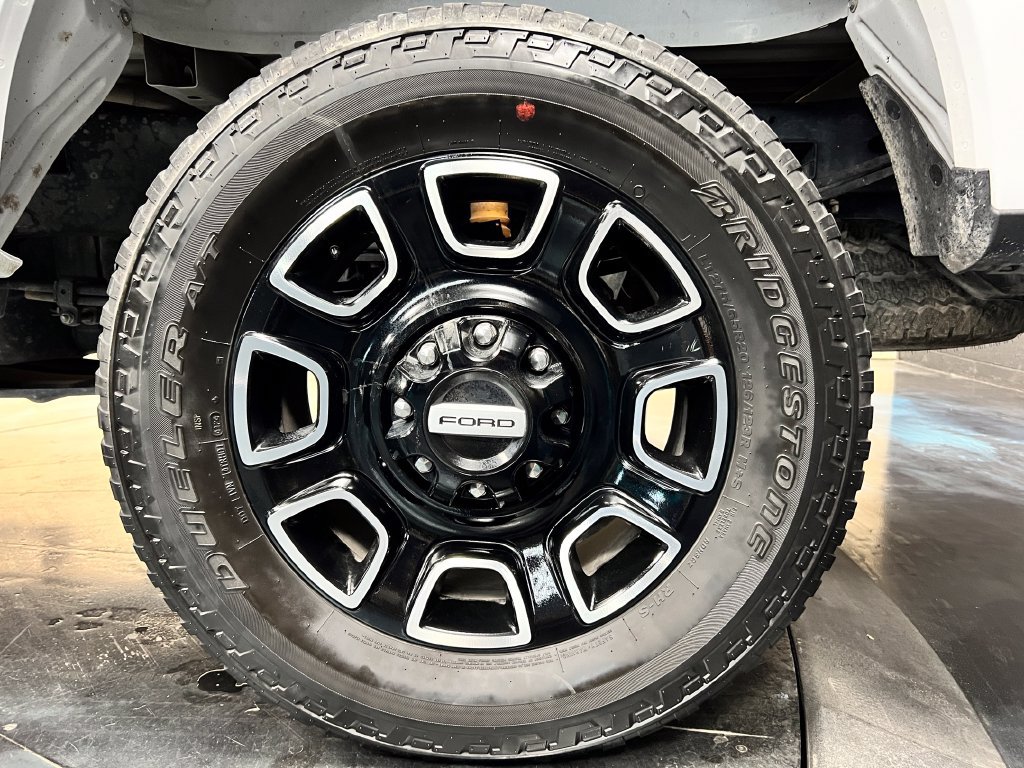 Used 2023 Ford F250 Lariat w/ FX4 Off-Road Package AWD/4WD image 14