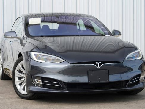 Used 2016 Tesla Model S 90D image 2