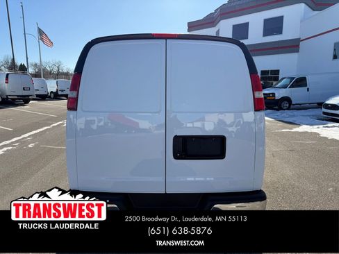 Used 2017 Chevrolet Express 3500 image 13