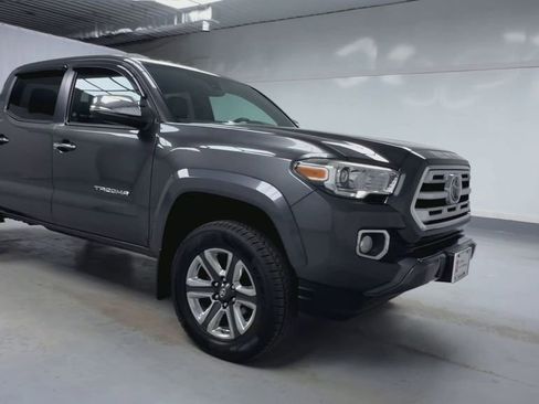 Certified 2018 Toyota Tacoma Limited AWD/4WD image 2