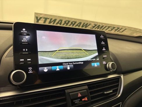 Used 2022 Honda Accord Sport image 3