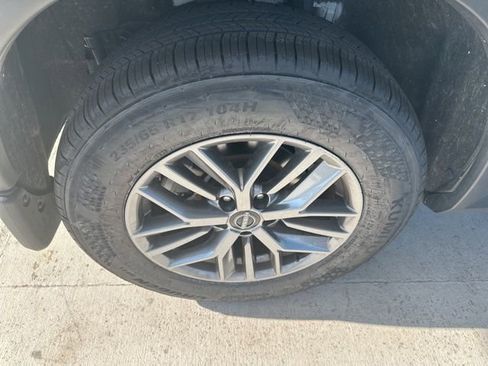 Used 2023 Nissan Rogue S AWD/4WD image 8