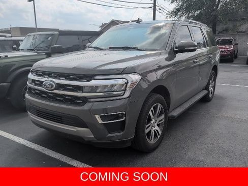 Used 2024 Ford Expedition Limited AWD/4WD image 3