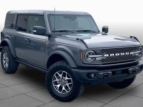 Used 2025 Ford Bronco Badlands AWD/4WD image 2