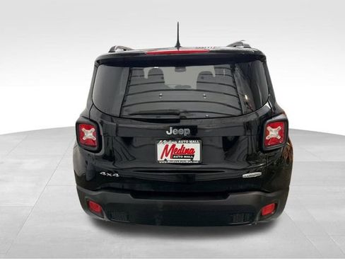 Used 2017 Jeep Renegade Latitude w/ Popular Equipment Group image 6