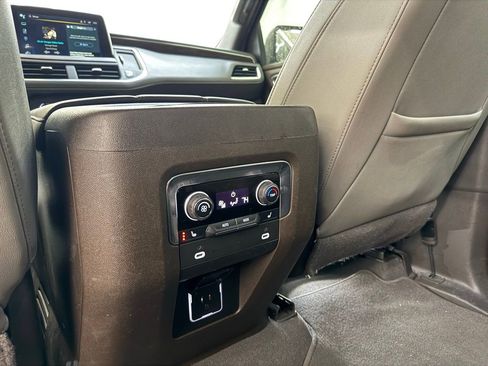 Used 2022 Chevrolet Tahoe LT w/ Luxury Package image 18