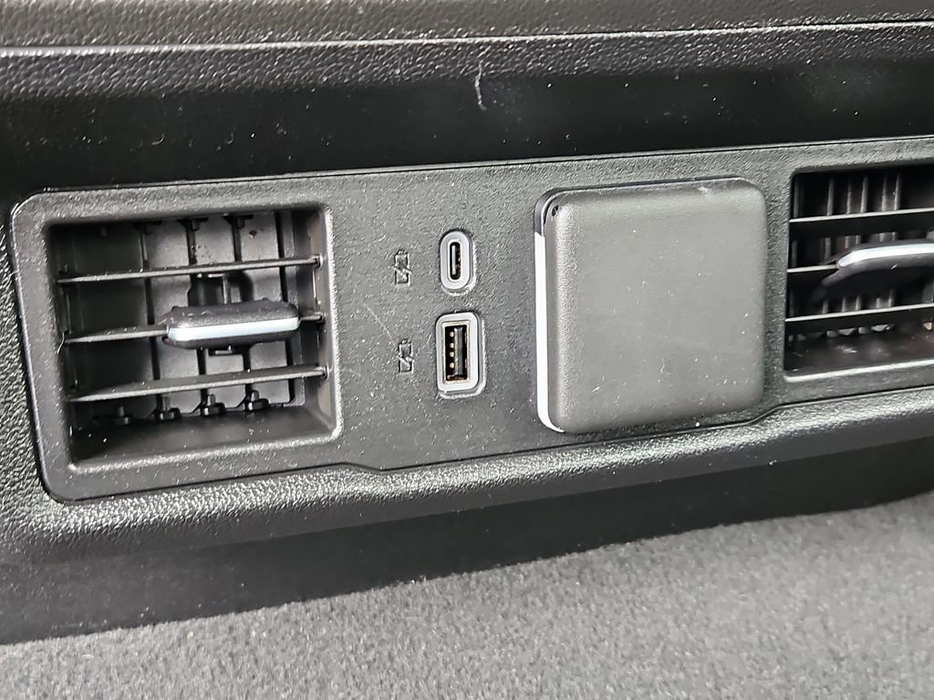Certified 2025 Chevrolet Silverado 1500 LT AWD/4WD image 21