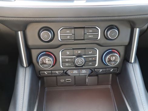 Used 2021 Chevrolet Tahoe Z71 w/ Z71 Off-Road Package AWD/4WD image 29