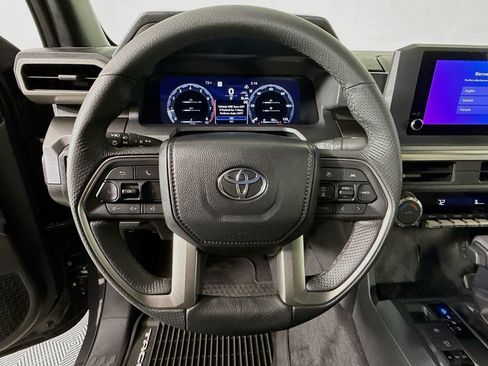 Used 2025 Toyota Tacoma TRD Sport AWD/4WD image 11