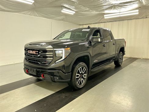 Used 2023 GMC Sierra 1500 AT4 image 5