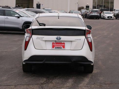Used 2016 Toyota Prius Four Touring image 6
