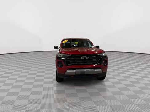 Certified 2025 Chevrolet Colorado Z71 w/ Technology Package AWD/4WD image 3