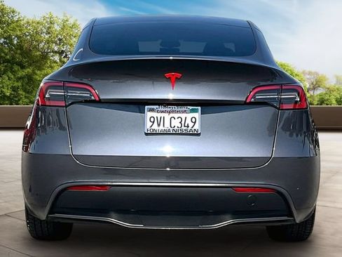 Used 2023 Tesla Model Y 2WD image 5
