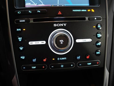 Used 2016 Ford Explorer Platinum image 21