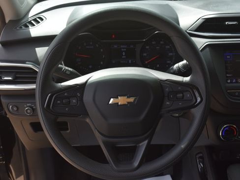 Used 2023 Chevrolet TrailBlazer LT FWD image 19