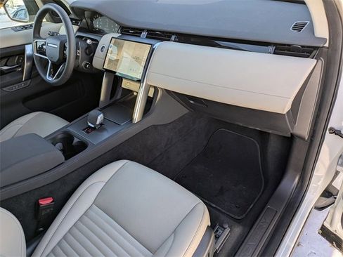 Used 2025 Land Rover Discovery Sport S image 19