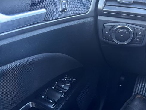 Used 2017 Ford Fusion SE w/ Equipment Group 201A image 26