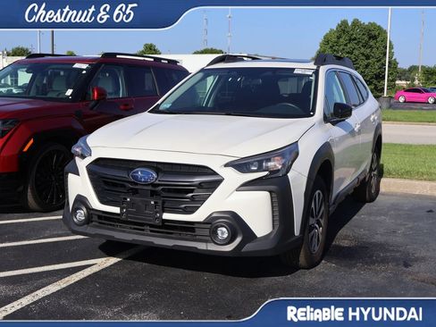 Used 2025 Subaru Outback Premium AWD/4WD image 11