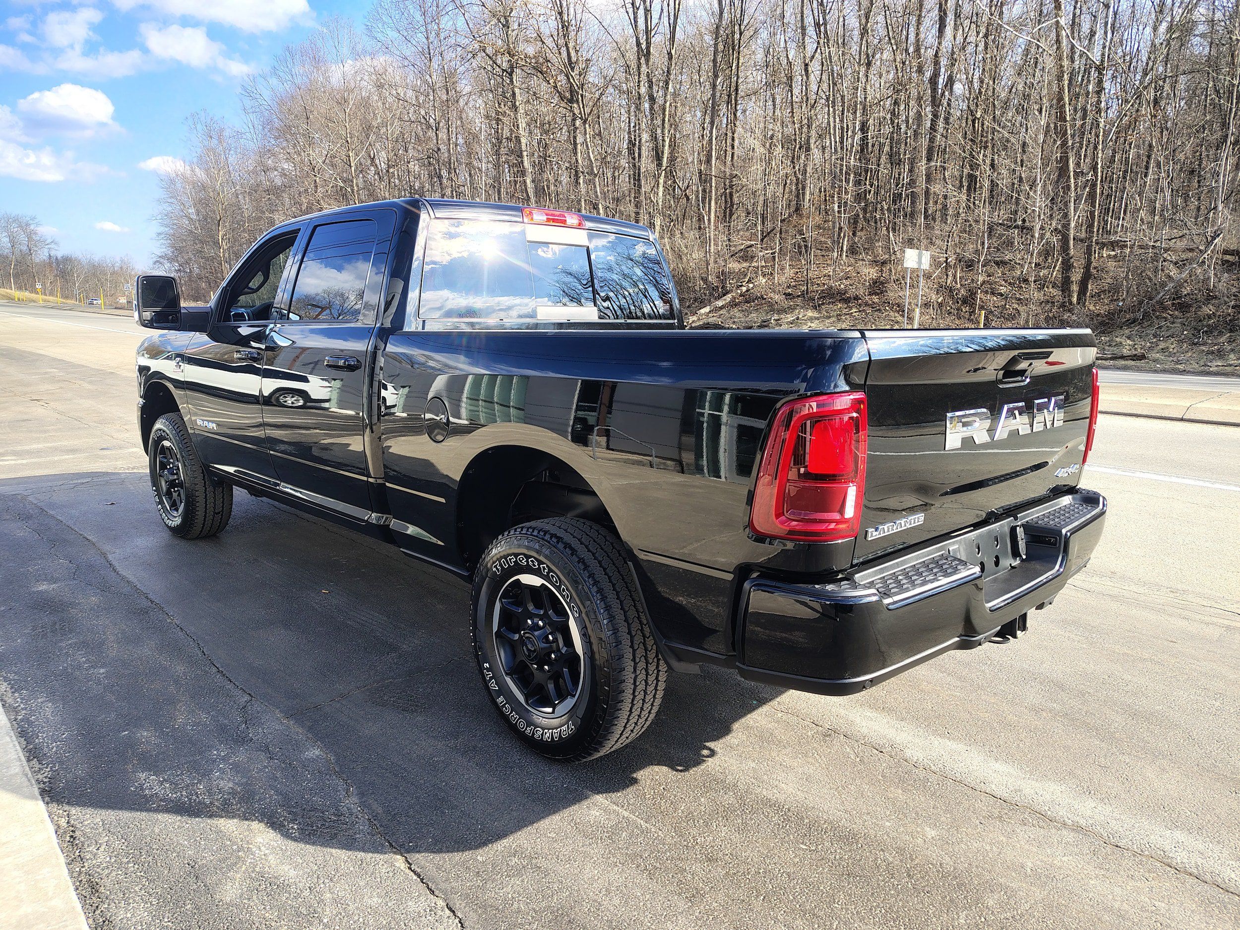 Used 2026 RAM 2500 Laramie AWD/4WD image 9