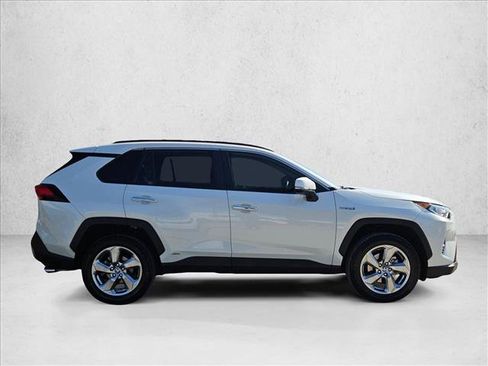 Certified 2020 Toyota RAV4 Limited image 4