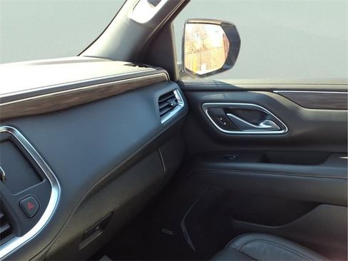 Used 2021 Chevrolet Tahoe Z71 w/ Z71 Signature Package image 21