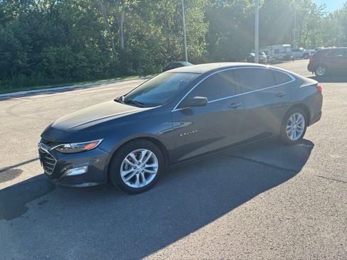 Used 2020 Chevrolet Malibu LS FWD image 2