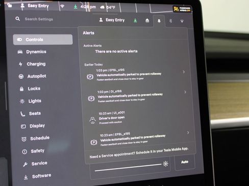 Used 2023 Tesla Model 3 Standard Range image 17