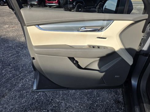 Used 2021 Cadillac XT5 Premium Luxury w/ LPO, Floor Liner Package FWD image 10