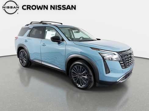 New 2026 Nissan Pathfinder SL image 3