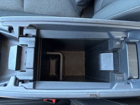 Used 2025 Nissan Rogue SV image 40