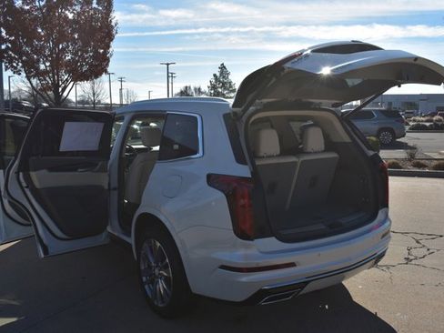 Used 2024 Cadillac XT6 Premium Luxury w/ Technology Package image 18