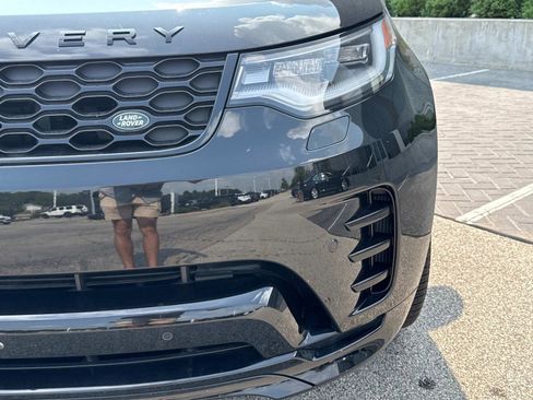 Certified 2024 Land Rover Discovery Dynamic SE image 10