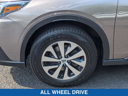 Used 2025 Subaru Forester Premium AWD/4WD image 11