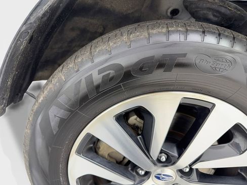 Used 2025 Subaru Outback Premium image 79