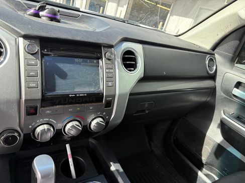 Used 2017 Toyota Tundra SR5 AWD/4WD image 24