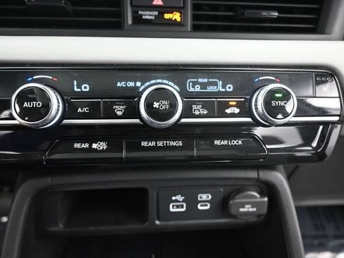 Used 2024 Honda Pilot Touring image 33