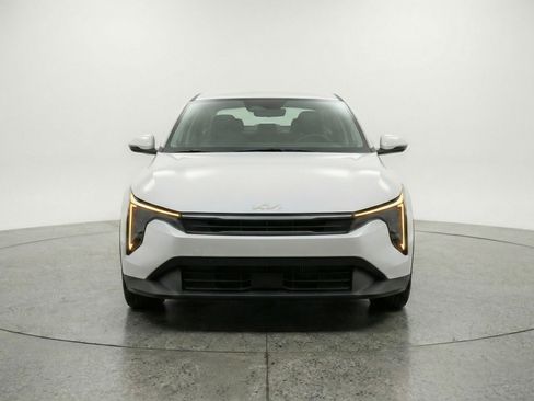 Used 2025 Kia K4 LXS image 2