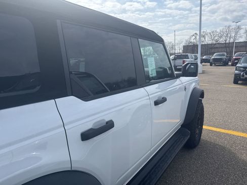 New 2026 Ford Bronco Outer Banks w/ Sasquatch Package image 16