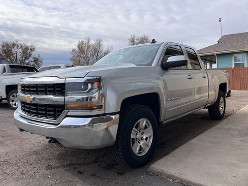 Used 2018 Chevrolet Silverado 1500 LT image 2