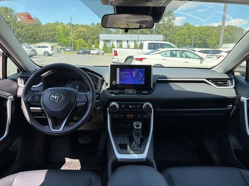 Used 2023 Toyota RAV4 XLE Premium AWD/4WD image 7